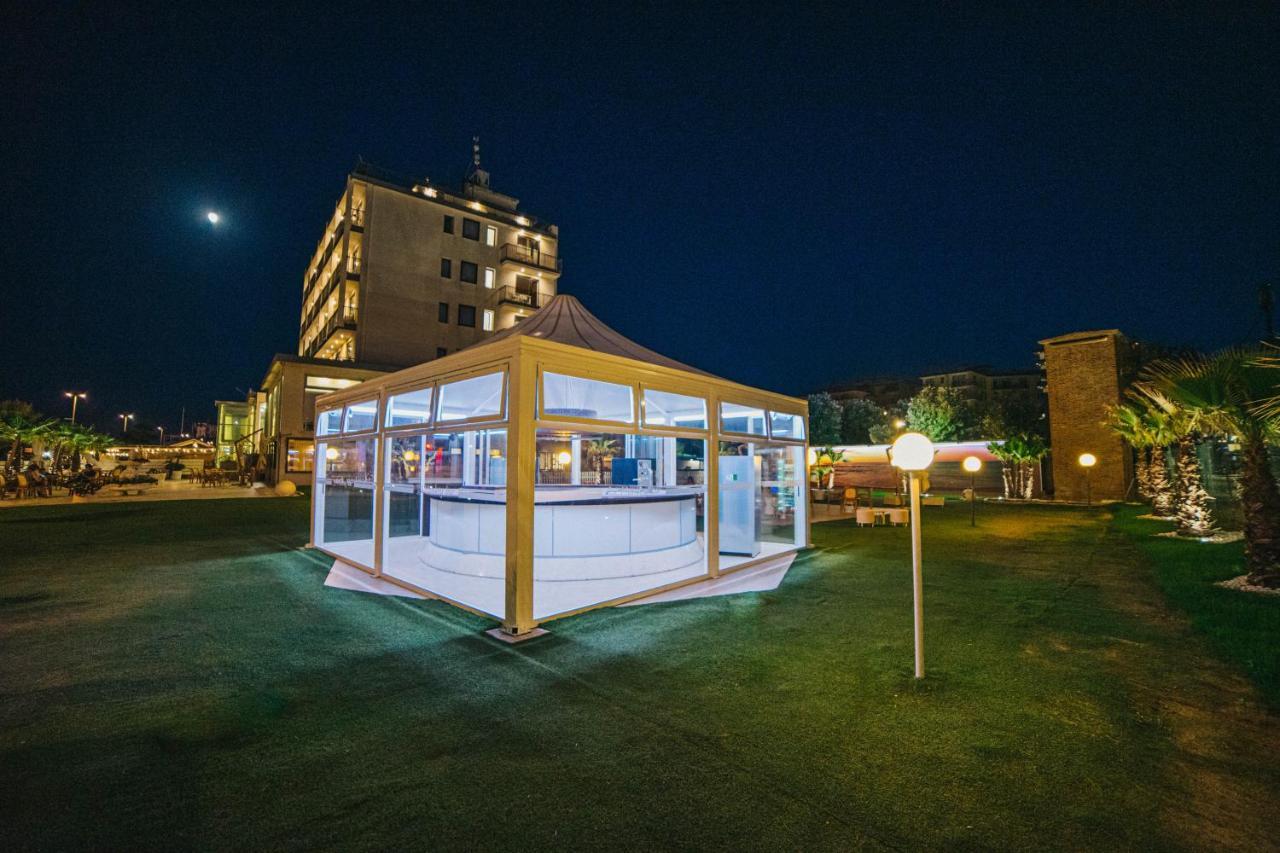 Hotel Park E Mobil Home Sottomarina Exteriör bild