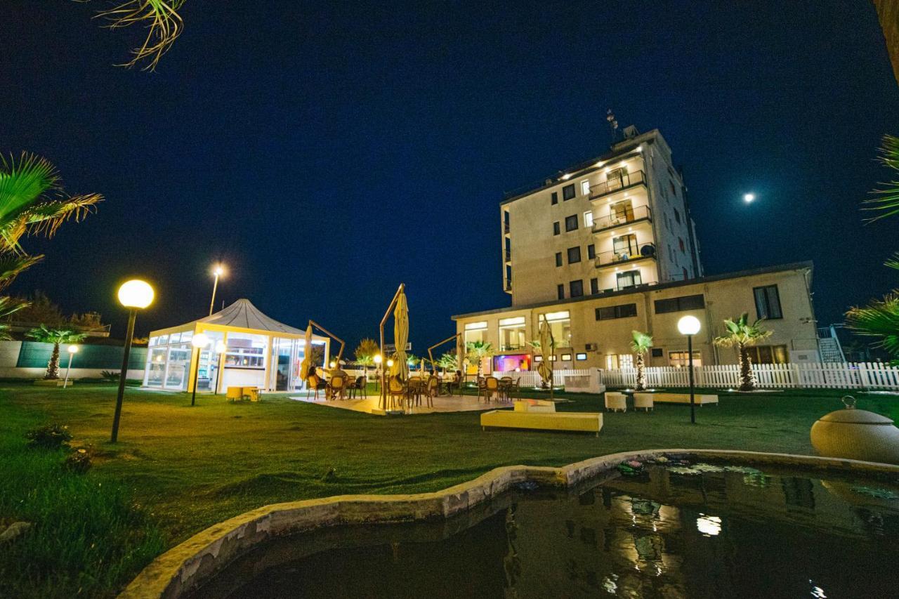 Hotel Park E Mobil Home Sottomarina Exteriör bild