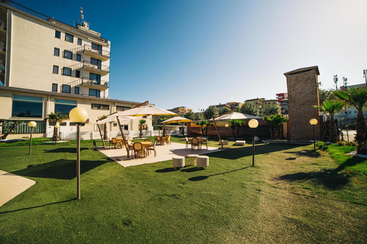 Hotel Park E Mobil Home Sottomarina Exteriör bild