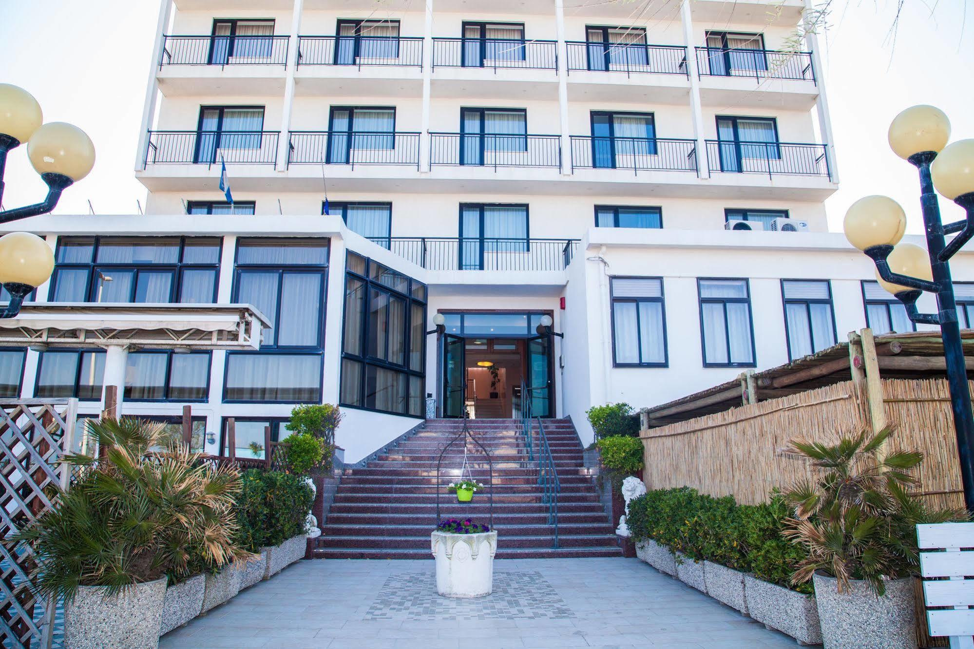 Hotel Park E Mobil Home Sottomarina Exteriör bild